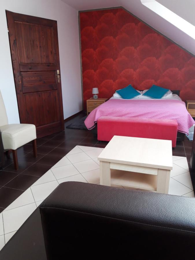 Bed and Breakfast Pensjonat Agroturystyczny Pod Modrzewiem Florczaki Exteriér fotografie