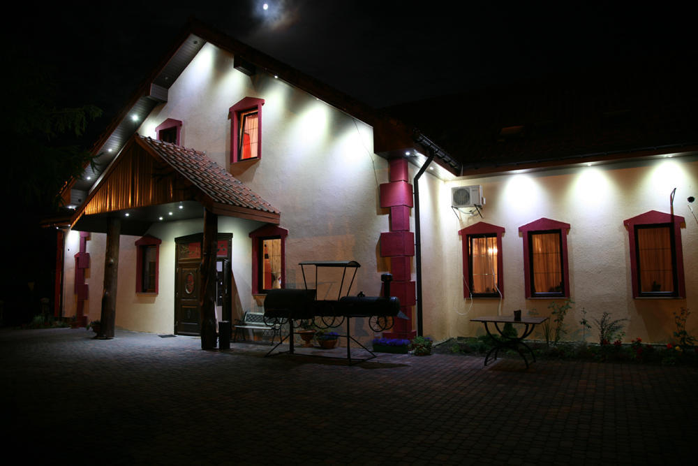 Bed and Breakfast Pensjonat Agroturystyczny Pod Modrzewiem Florczaki Exteriér fotografie